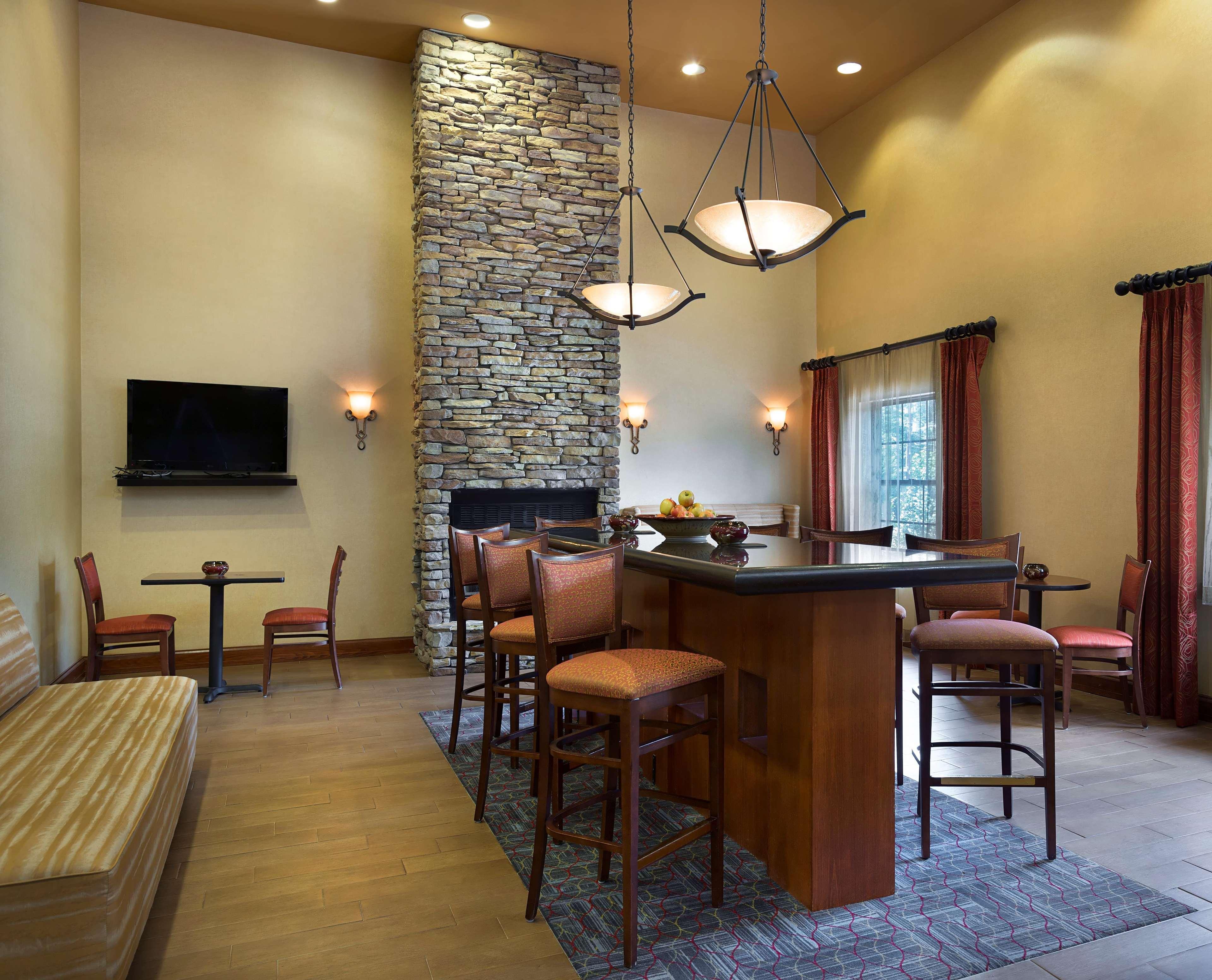 Hampton Inn Helen Bagian luar foto