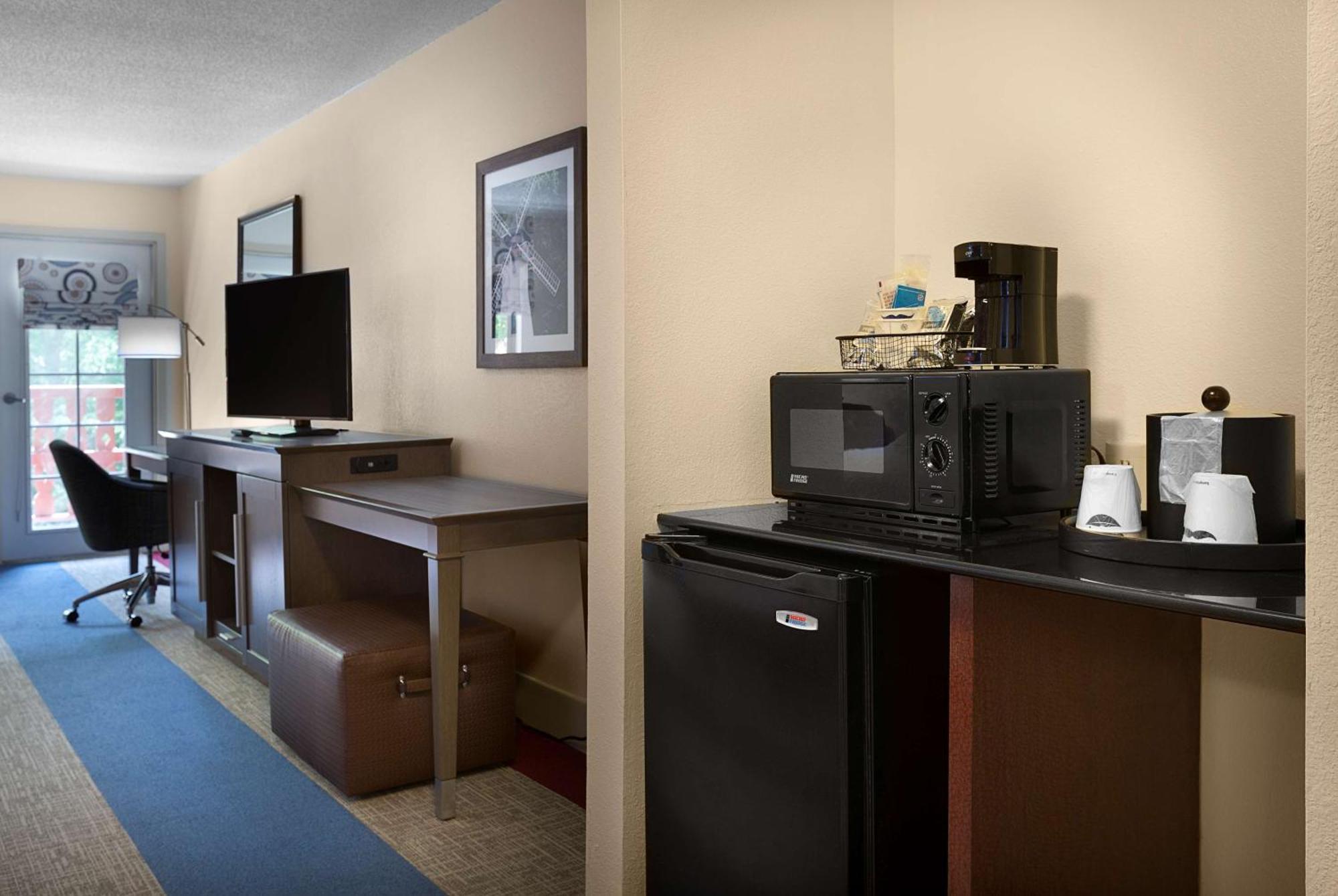 Hampton Inn Helen Bagian luar foto