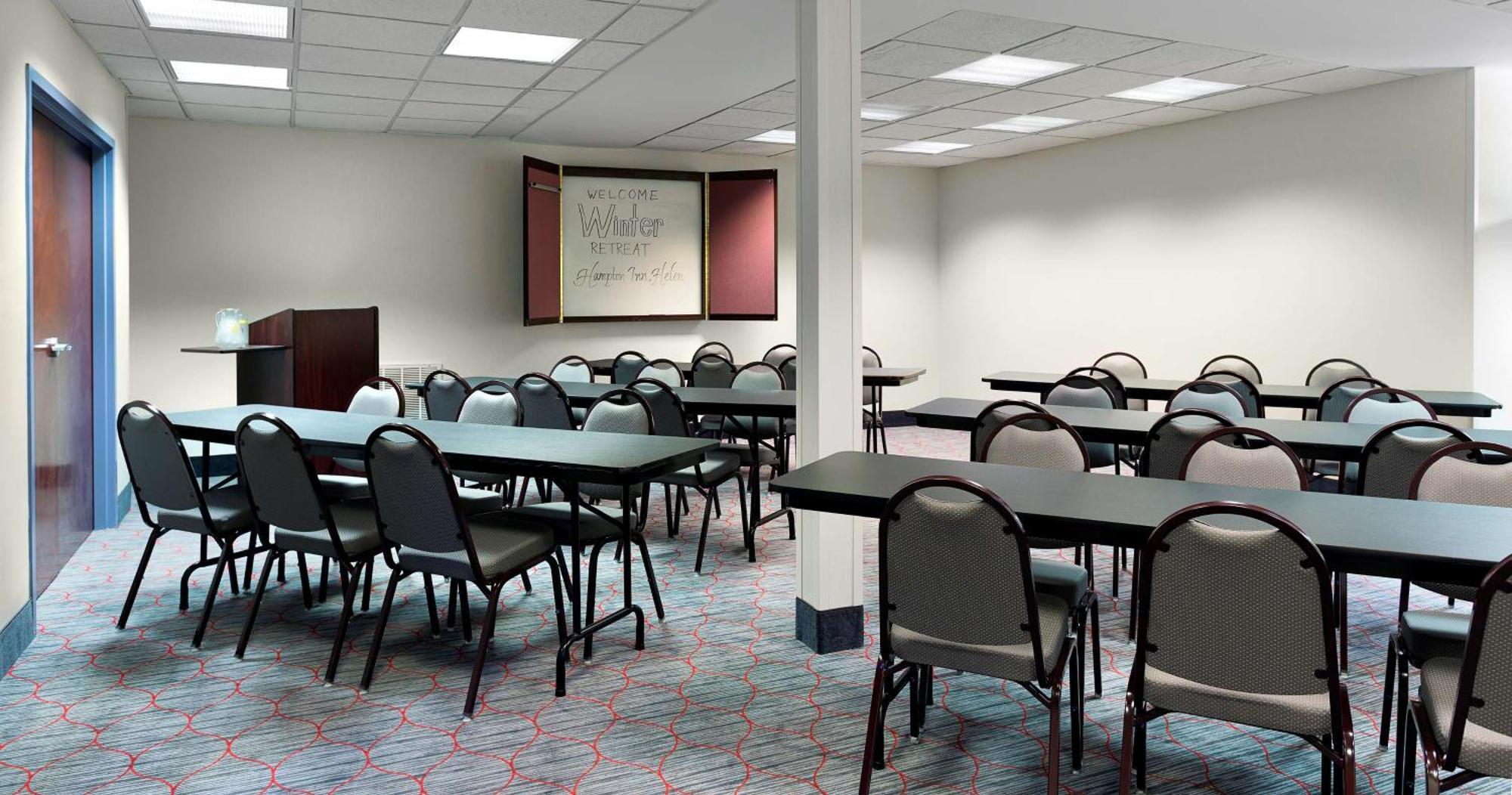 Hampton Inn Helen Bagian luar foto